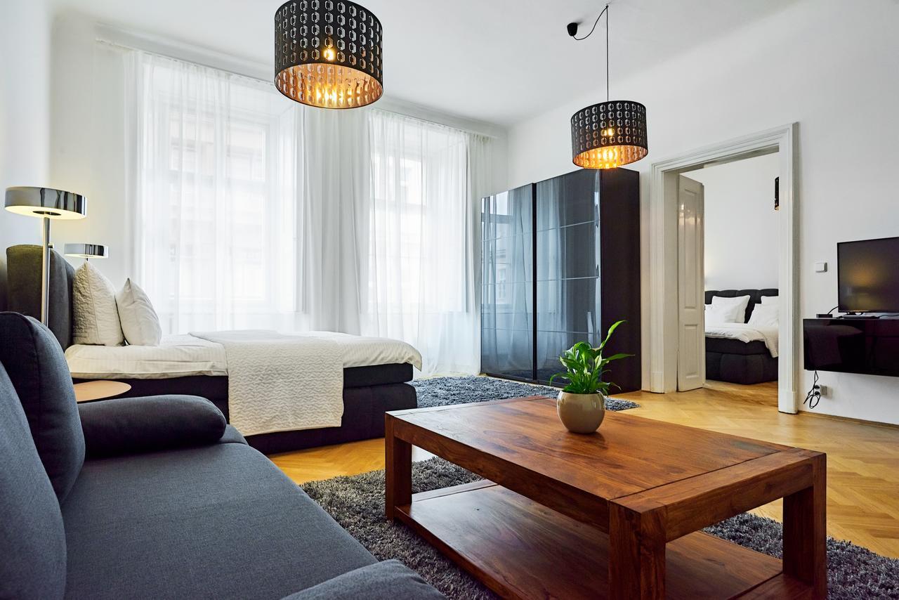 Royal Route Apartment